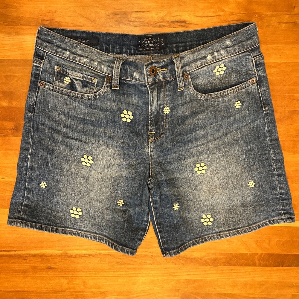 Lucky Brand Roll Up Embroidered denim shorts. Size 10. EUC